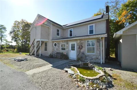 126 Worman Rd, Bath, PA 18014 photo 2