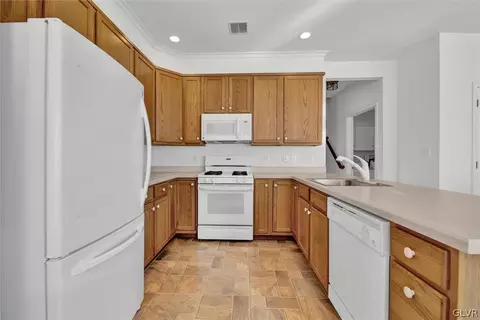 1877 Gregory Pl, Hellertown, PA 18055 photo 16