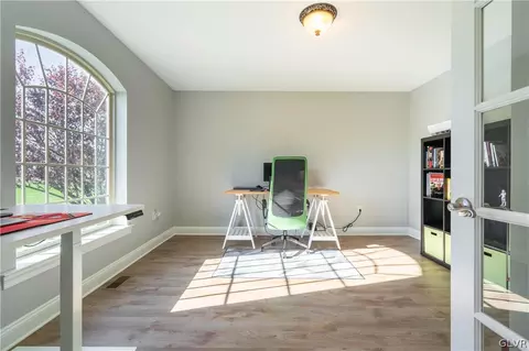 237 E Dell Rd, Bath, PA 18014 photo 9