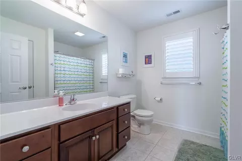 237 E Dell Rd, Bath, PA 18014 photo 25