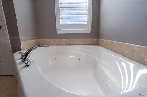 237 E Dell Rd, Bath, PA 18014 photo 30