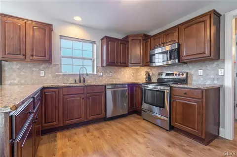 237 E Dell Rd, Bath, PA 18014 photo 17