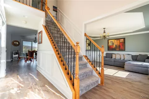 237 E Dell Rd, Bath, PA 18014 photo 5