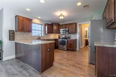 237 E Dell Rd, Bath, PA 18014 photo 16