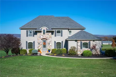 237 E Dell Rd, Bath, PA 18014 photo 1