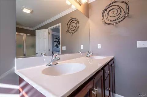 237 E Dell Rd, Bath, PA 18014 photo 29
