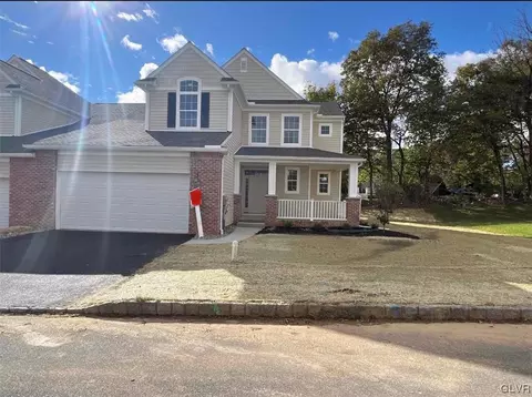 2446 Burgandy Ln #97, Forks Twp, PA 18040