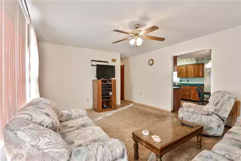 3875 Devonshire Rd, Bethlehem, PA 18020 photo 8