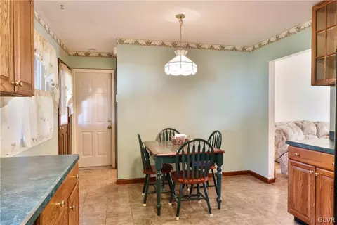 3875 Devonshire Rd, Bethlehem, PA 18020 photo 20
