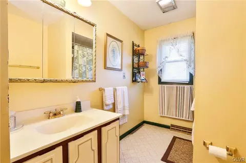 3875 Devonshire Rd, Bethlehem, PA 18020 photo 15