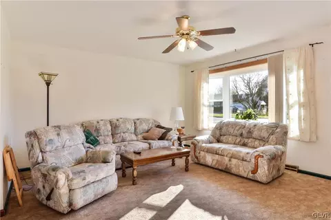3875 Devonshire Rd, Bethlehem, PA 18020 photo 6