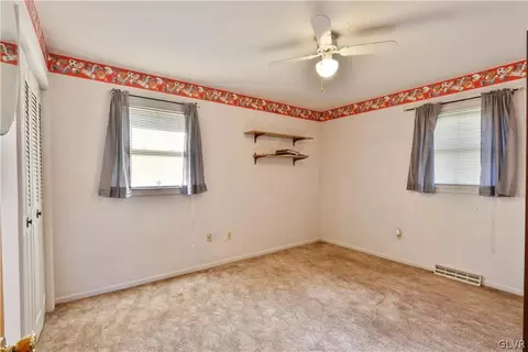 3875 Devonshire Rd, Bethlehem, PA 18020 photo 10