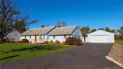 3875 Devonshire Rd, Bethlehem, PA 18020 photo 3