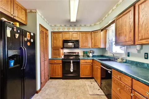 3875 Devonshire Rd, Bethlehem, PA 18020 photo 18