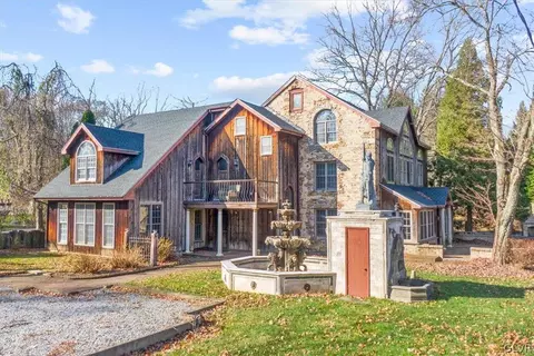 7354 Saint Peters Rd, Macungie, PA 18062