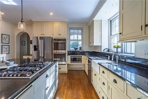 224 E Macada Rd, Bethlehem, PA 18017 photo 16