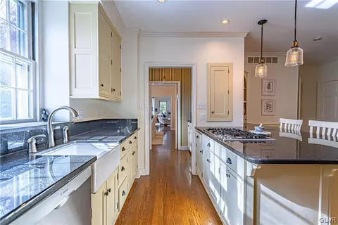 224 E Macada Rd, Bethlehem, PA 18017 photo 15