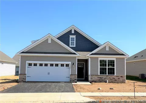 7988 Keystone Dr #133, Breinigsville, PA 18031