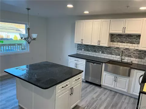 616 Main St, Bath, PA 18014 photo 4