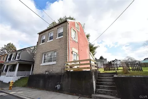 139 Main St, Hellertown, PA 18055 photo 1