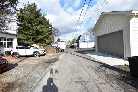 139 Main St, Hellertown, PA 18055 photo 24
