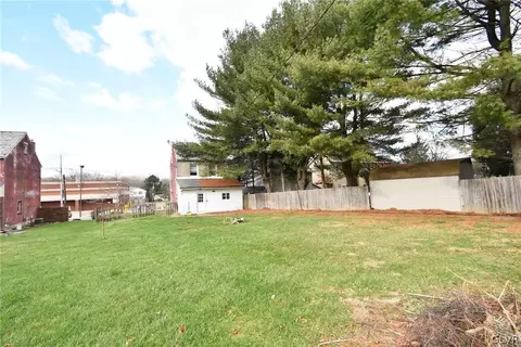 139 Main St, Hellertown, PA 18055 photo 15