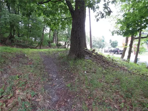 1396 E 8th St, Bethlehem City, PA 18015