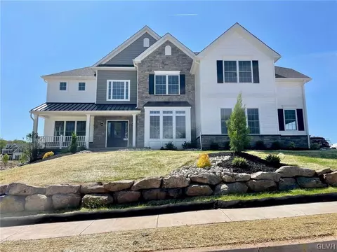 2750 Hawk Valley Ct #10, Center Valley, PA 18034