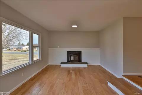 21 E Pine St, Emmaus, PA 18049 photo 12