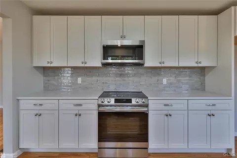 21 E Pine St, Emmaus, PA 18049 photo 20