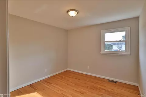 21 E Pine St, Emmaus, PA 18049 photo 39