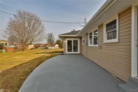 21 E Pine St, Emmaus, PA 18049 photo 44