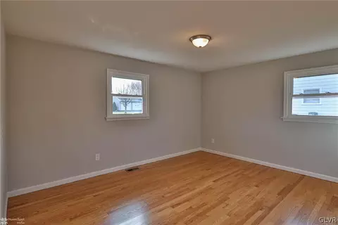 21 E Pine St, Emmaus, PA 18049 photo 35