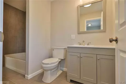 21 E Pine St, Emmaus, PA 18049 photo 25