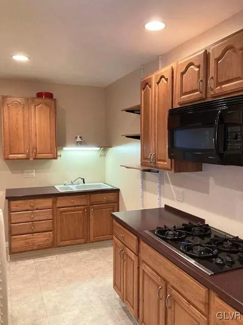 427 East Wall, Bethlehem City, PA 18018 photo 7
