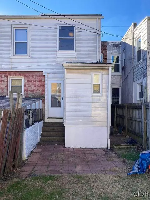 427 East Wall, Bethlehem City, PA 18018 photo 32