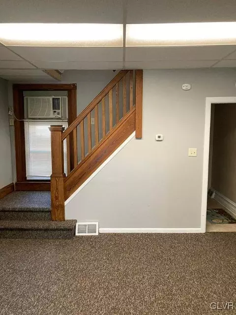 427 East Wall, Bethlehem City, PA 18018 photo 4