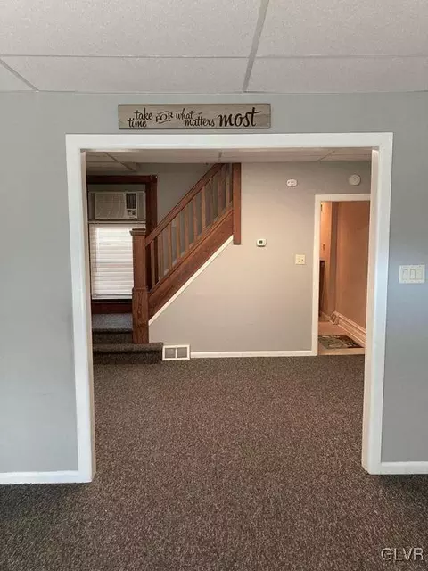 427 East Wall, Bethlehem City, PA 18018 photo 3