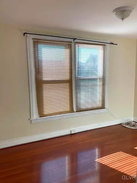 427 East Wall, Bethlehem City, PA 18018 photo 17
