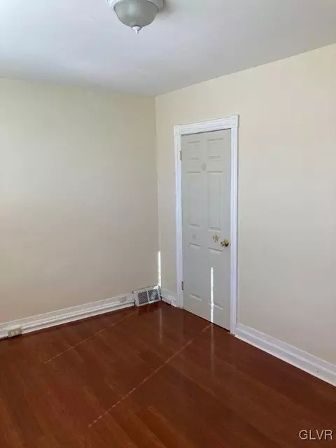 427 East Wall, Bethlehem City, PA 18018 photo 18