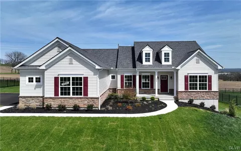 4833 Farrcroft Dr #87, Forks Twp, PA 18040