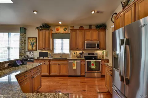 1015 Declaration Dr, Bethlehem, PA 18017 photo 12