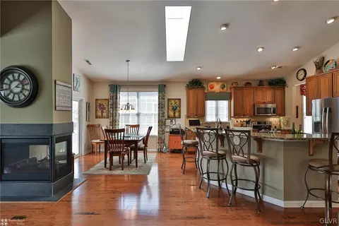 1015 Declaration Dr, Bethlehem, PA 18017 photo 18