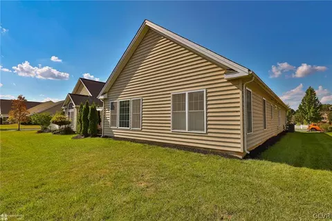 1015 Declaration Dr, Bethlehem, PA 18017 photo 29