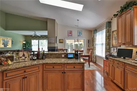 1015 Declaration Dr, Bethlehem, PA 18017 photo 13
