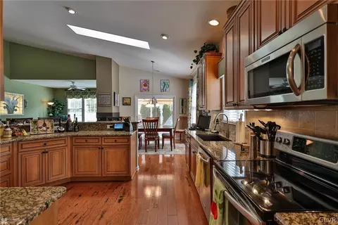 1015 Declaration Dr, Bethlehem, PA 18017 photo 14