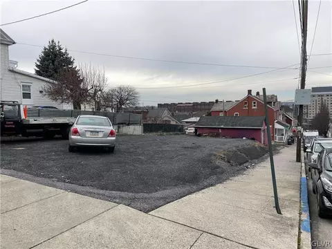 1183 Mechanic St, Bethlehem City, PA 18015