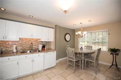 1004 Stone Stack Dr, Bethlehem, PA 18015 photo 18