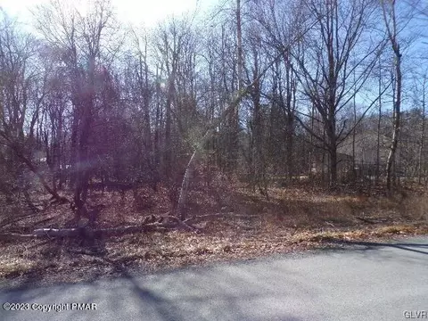 159 King Arthur Rd, Tobyhanna Twp, PA 18610