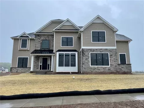 2690 Merion Dr #58, Center Valley, PA 18034